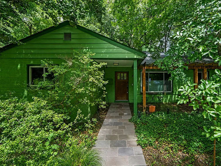 110 Devon Ct — Photo 31