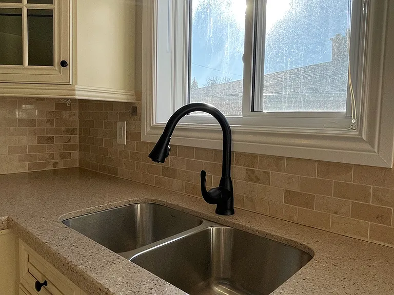 771 Krosno Blvd #UPPER — Photo 3