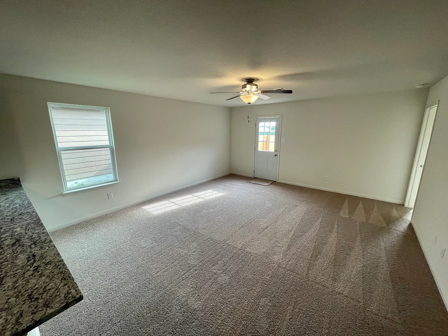 3 bed, 1525 sqft, $1,600 — Photo 3
