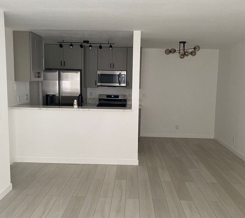 1st image of 13925 Sherman Way #2