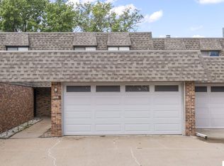 3515 Neerpark Dr, Lincoln, NE 68506