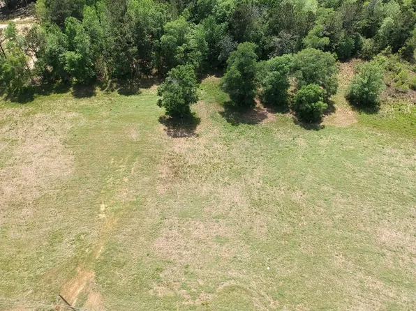 131 Green Valley Trl, Hillister, TX 77624