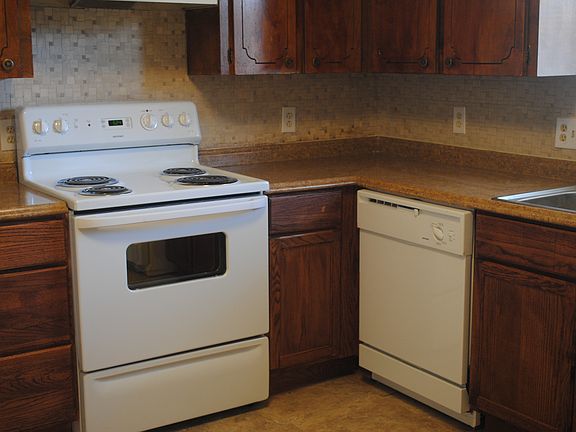 2nd image of 214 Orchid Dr