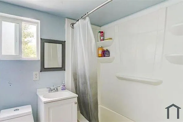 2230 Pomona Ave — Photo 3