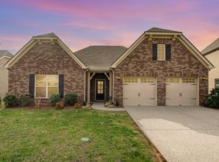 1343 Whispering Oaks Dr, Lebanon, TN 37090