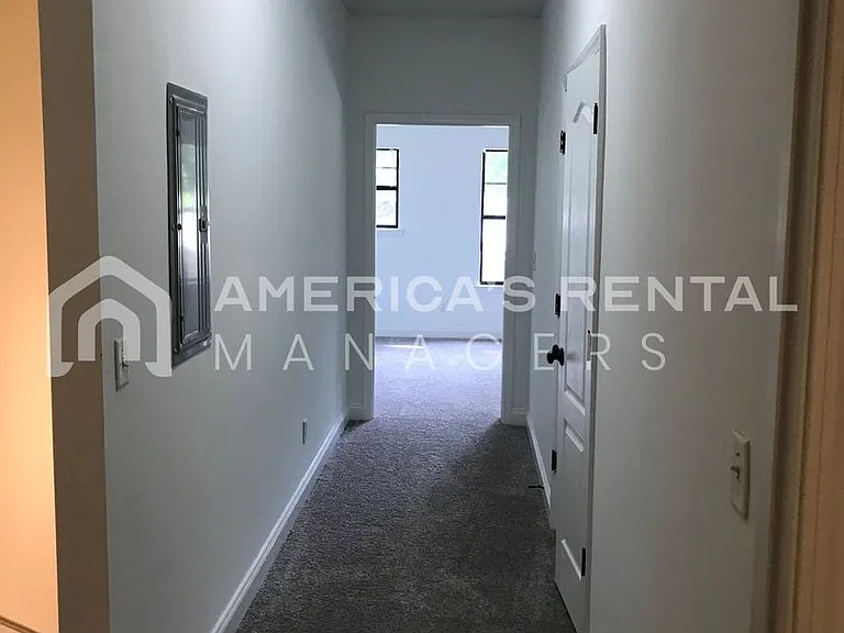1911 6th Ave — Photo 7