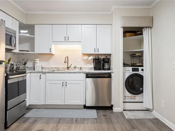 104 Cordillo Pkwy APT D1, Hilton Head Island, SC 29928