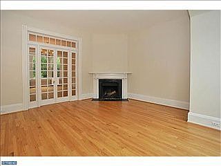 3rd image of 7903 Saint Martins Ln