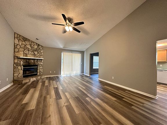 3rd image of 2583 S Eiffel Cir