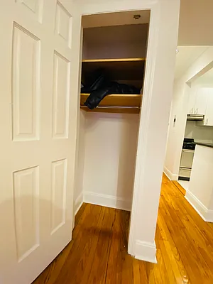 Rented by Metropolis Real Estate of Manhattan | media 27