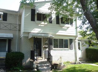 190 N Christine Cir, Mount Clemens, MI 48043