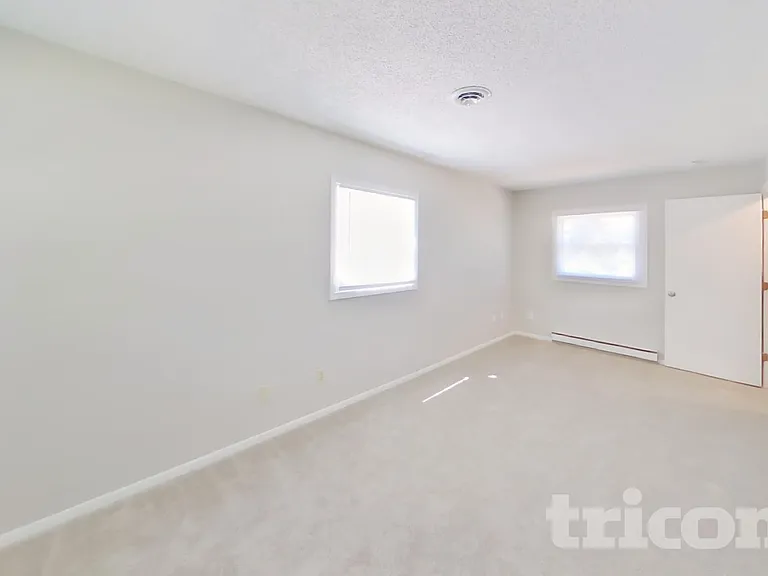 3809 Hampshire Ave N — Photo 9