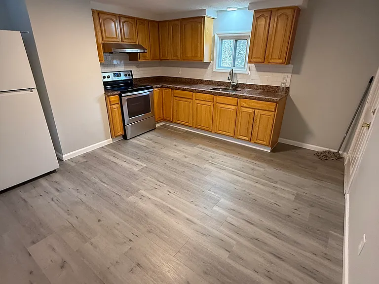 81 Truman St #B — Photo 7