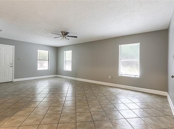 3rd image of 105 Village Dr Unit 105