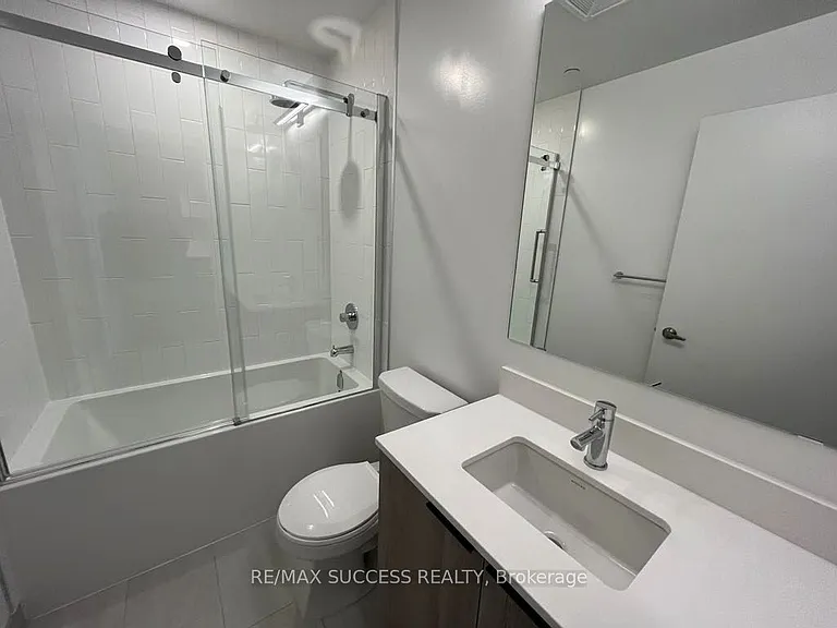 2485 Eglinton Ave W #323 — Photo 15