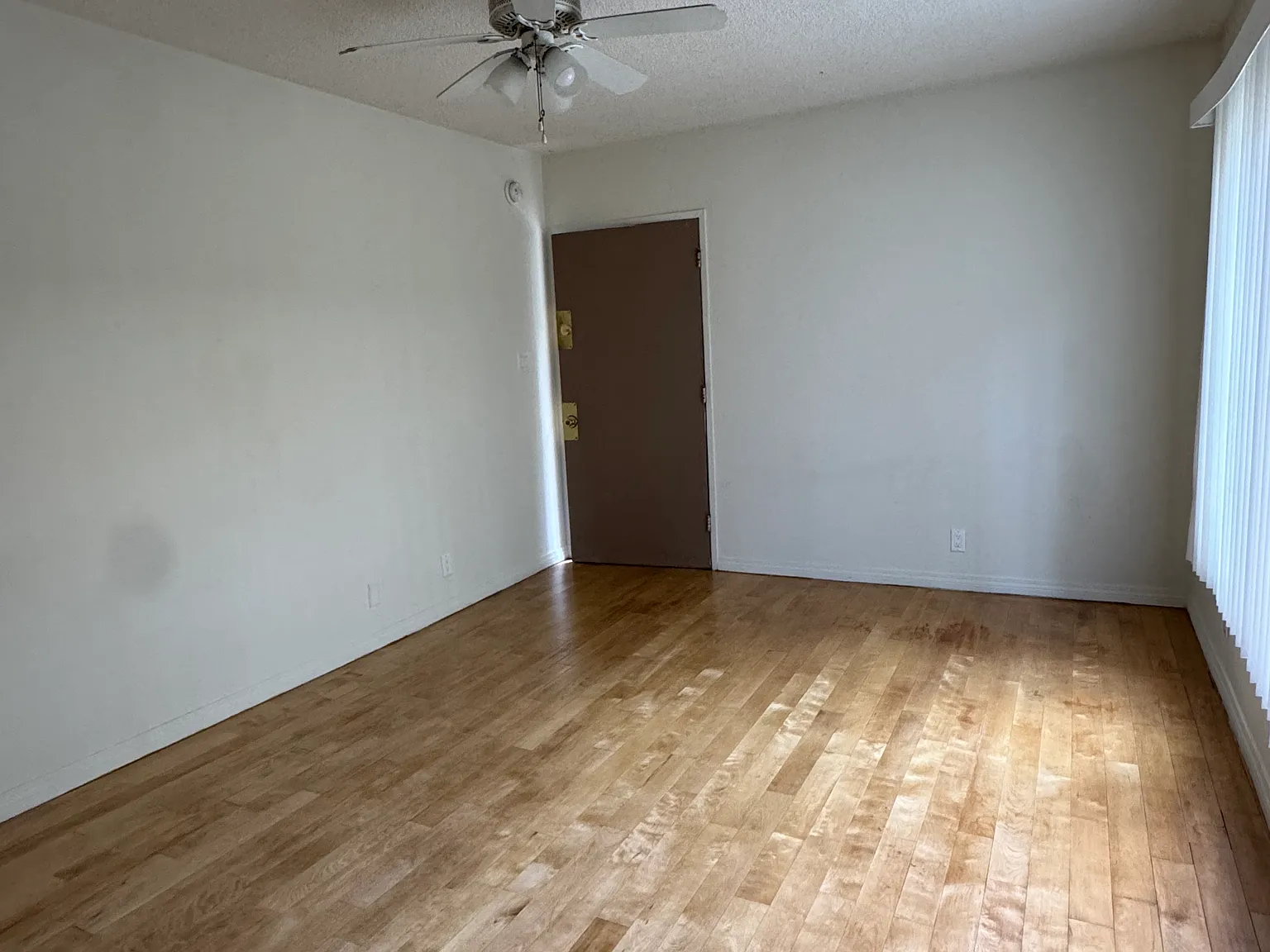 3545 Jasmine Ave — Photo 2