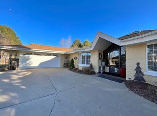 1215 Miles Ct, North Platte, NE 69101