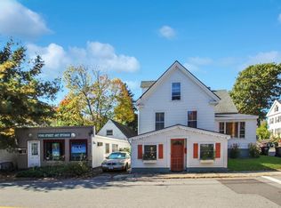 44 High St, Amesbury, MA 01913