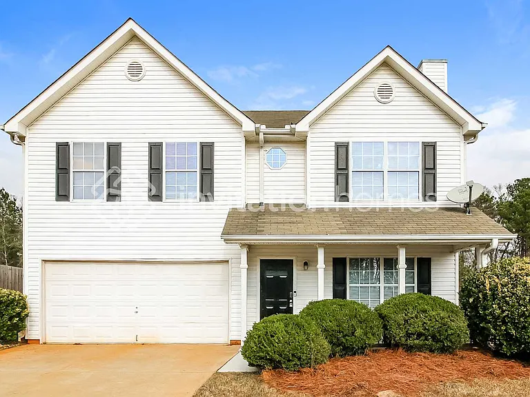 55 Kendall Ln — Photo 1