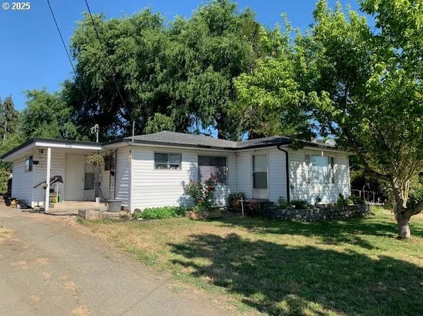 50 NE Ronald St, Winston, OR 97496