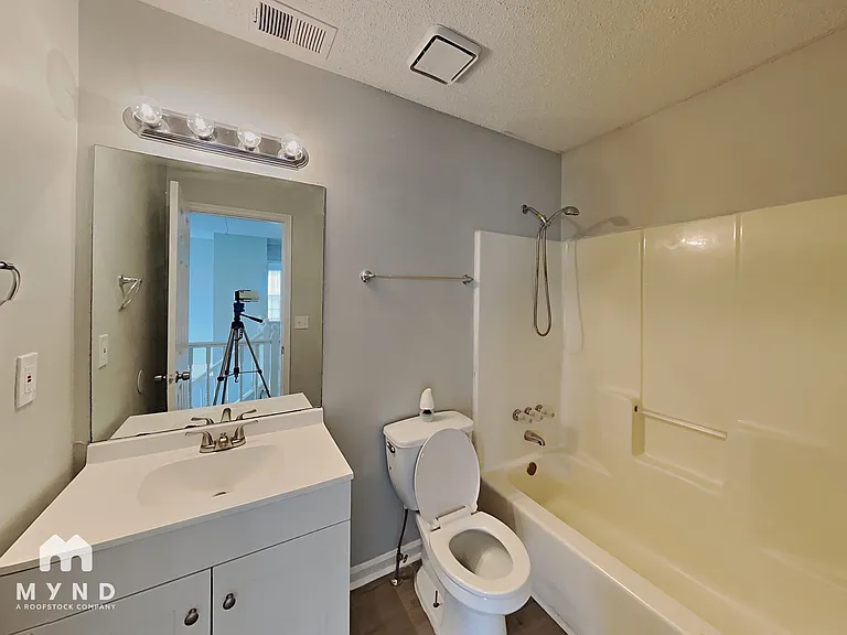 6252 Phillips Lake Cv — Photo 26