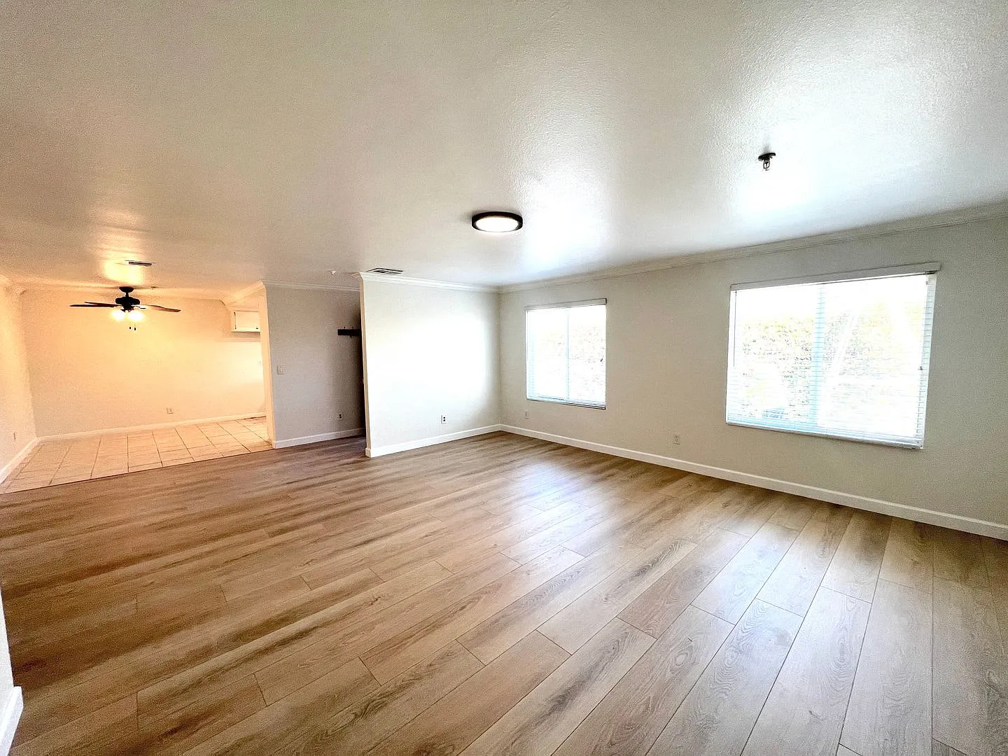 La Salle-8632 — Photo 4
