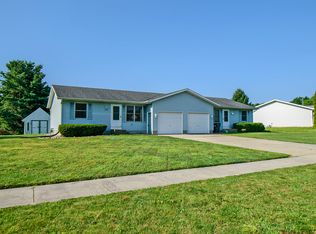 6585 Niagara Cir, Stevensville, MI 49127