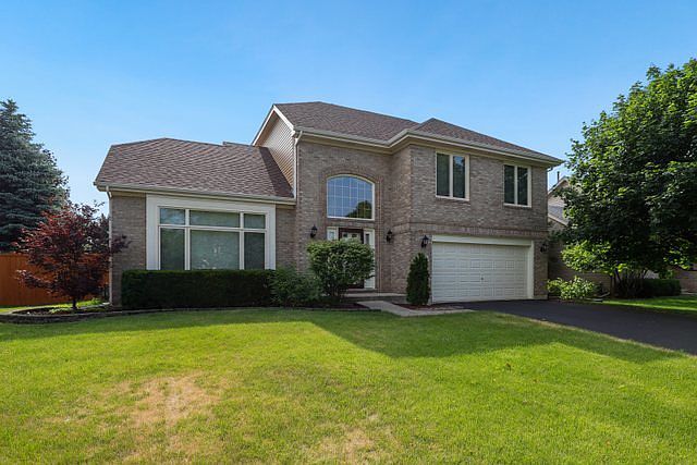 2nd image of 704 Autumn Dr