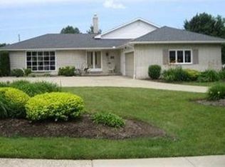 25233 Maidstone Ln, Beachwood, OH
