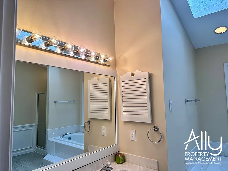 1236 Raintree Dr — Photo 32