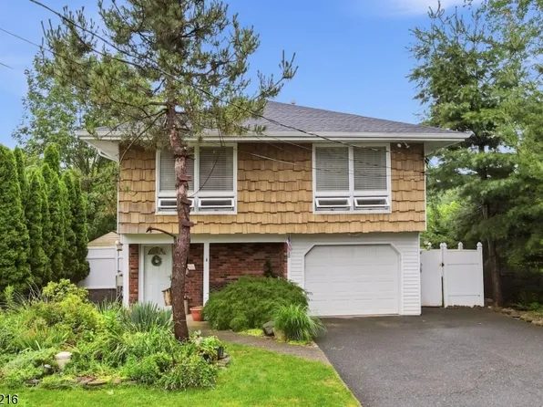4 Park Pl, Pompton Lakes Boro, NJ 07442