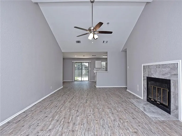 802 Primrose Ln — Photo 10