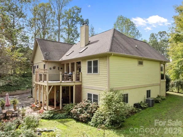 40 Mountain Shadows Dr, Leicester, NC 28748
