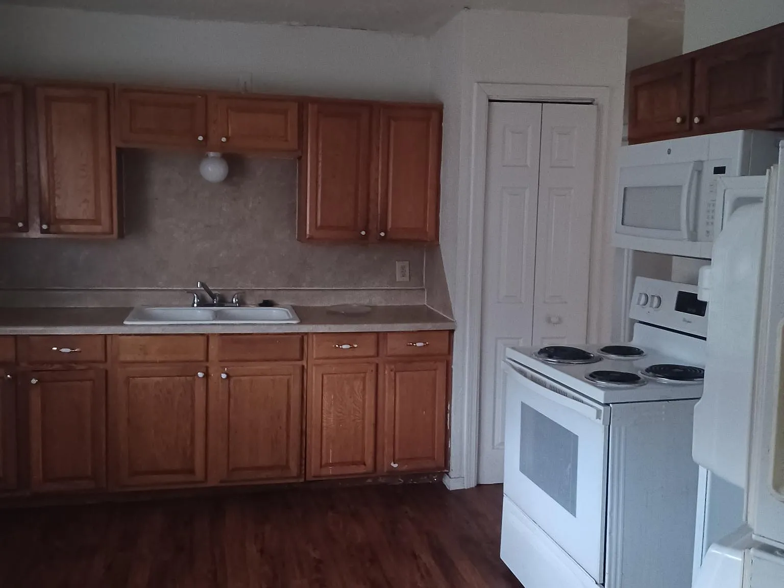 4 bed, 1.5 bath, 1215 sqft, $850 — Photo 4