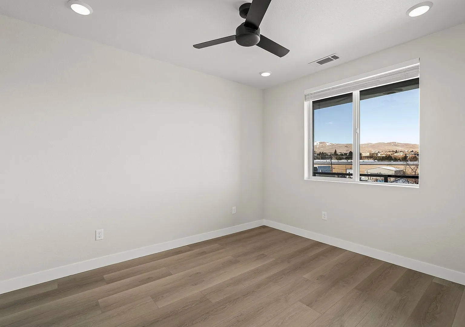Stonecreek Apartments — Photo 4