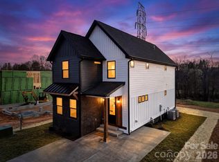 4 S Martha Kate Dr, Hendersonville, NC 28792