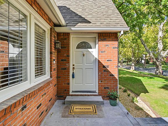 5th image of 1524 38th St