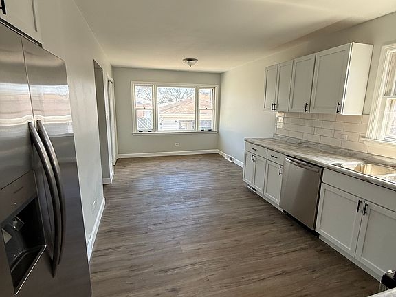3rd image of 9017 S Melvina Ave