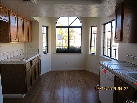 4th image of 19143 Elm Dr