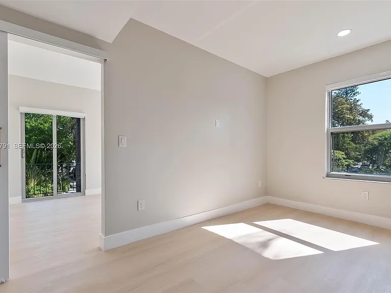 694 NE 76th St #6 — Photo 13