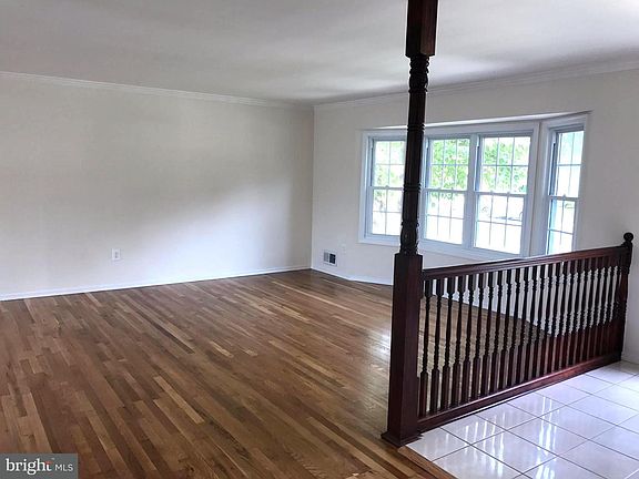 5th image of 14219 Clayton St