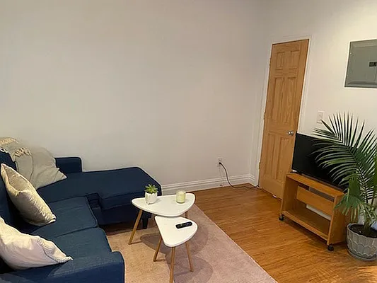 Rented by R New York | media 16