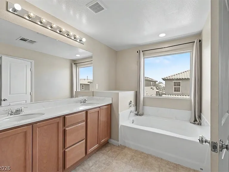 9912 Blue Villa Ct — Photo 15