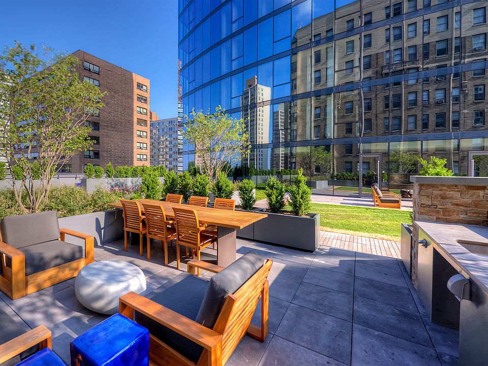 2nd image of 3260 N Lake Shore Dr #70-14D