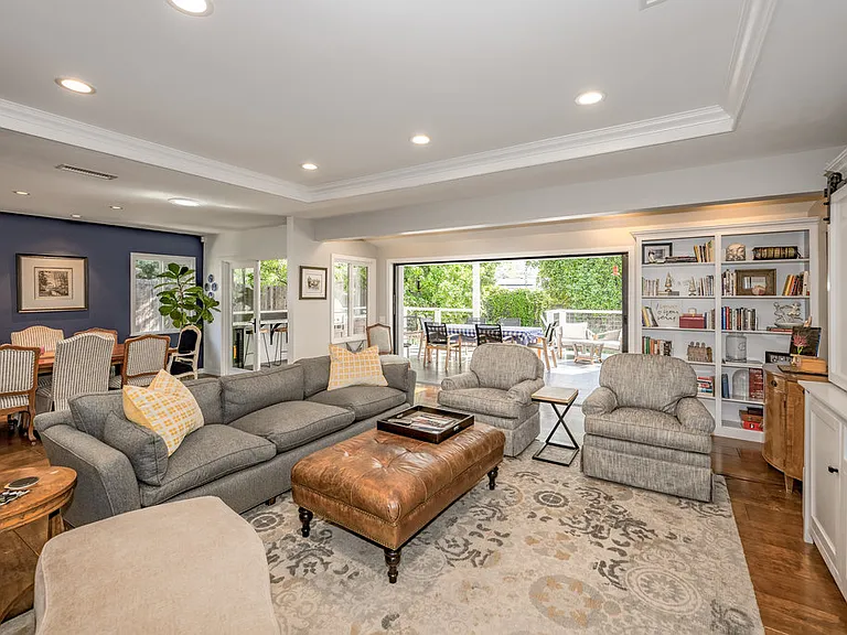 2152 Grand Oaks Ave — Photo 11
