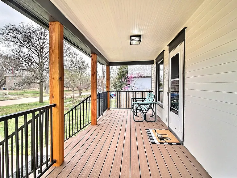 635 N Cedar St — Photo 2