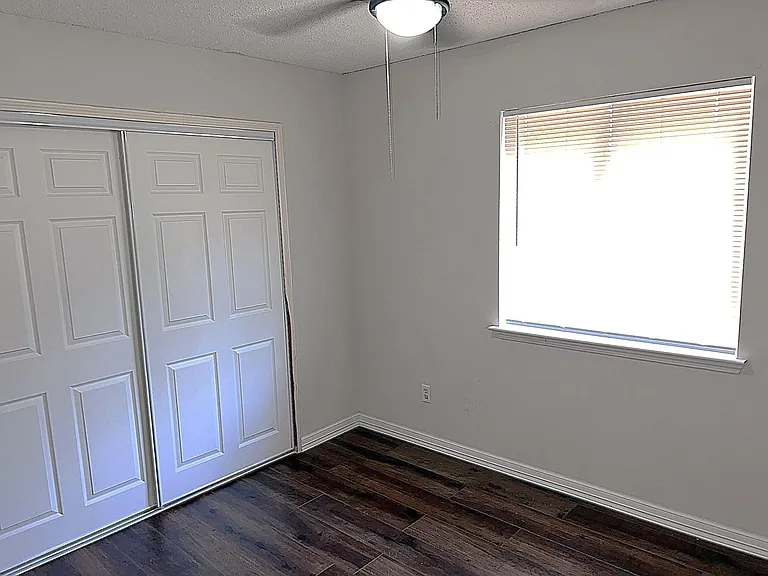 15811 Beechnut St — Photo 9