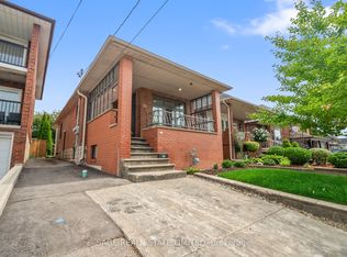 25 Chamberlain Ave, Toronto, ON M6E4J7
