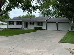 3225 S 118th St, Omaha, NE 68144