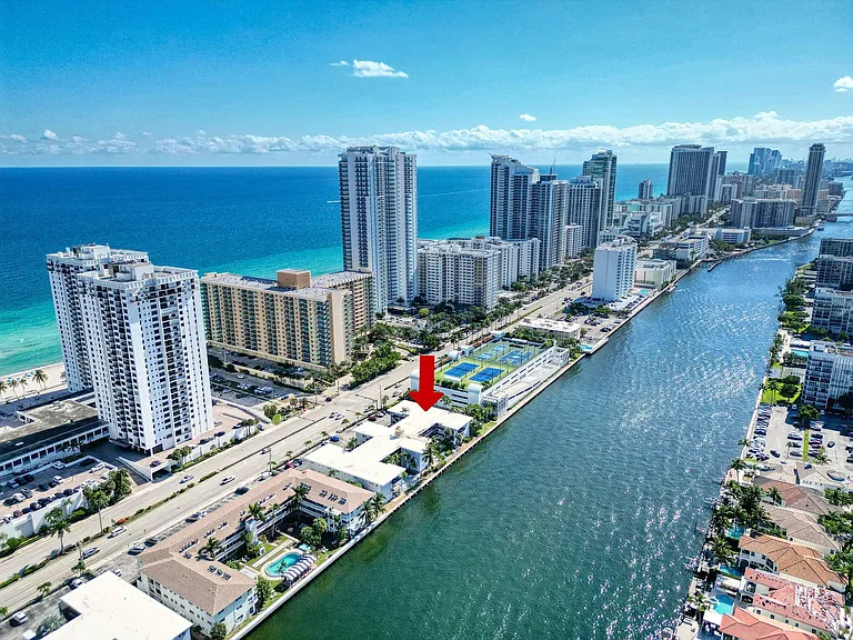 2600 S Ocean Dr — Photo 2